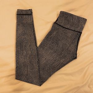 Lululemon Leggings - Size 6 - 28 Inch - Mid Waist